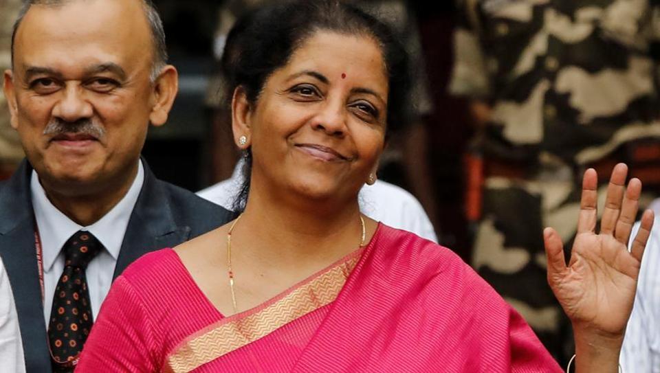 ചു​രു​ള​ഴി​യു​ന്നു; ഊ​തി​പ്പെ​രു​പ്പി​ച്ച പാ​ക്കേ​ജ്